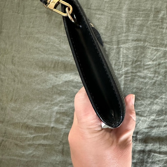 VINTAGE Louis Vuitton Pochette Accessoire in black Epi Leather - Picture 13 of 14